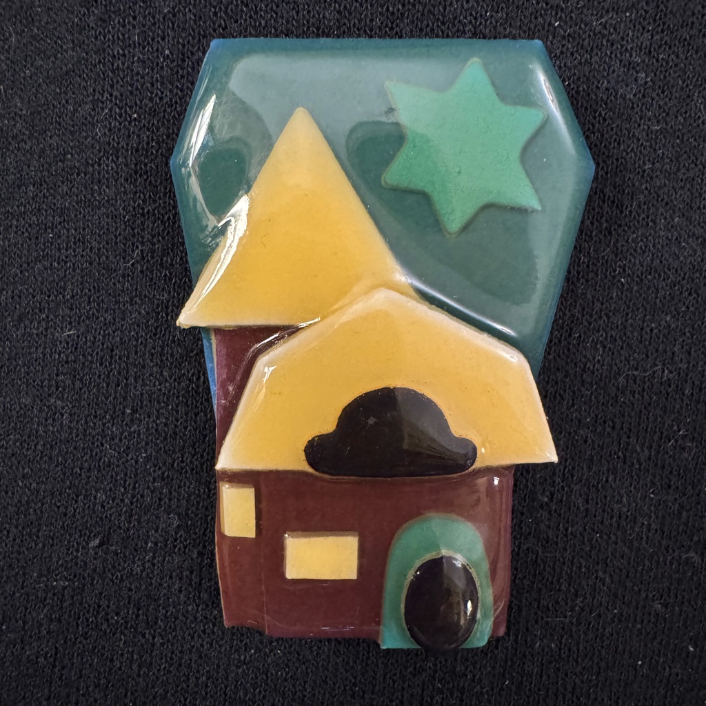 Lucinda Vintage House Pin Brooch 28$